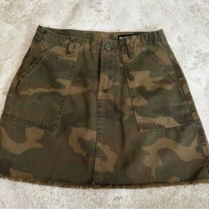 Blank NYC camo skirt 26